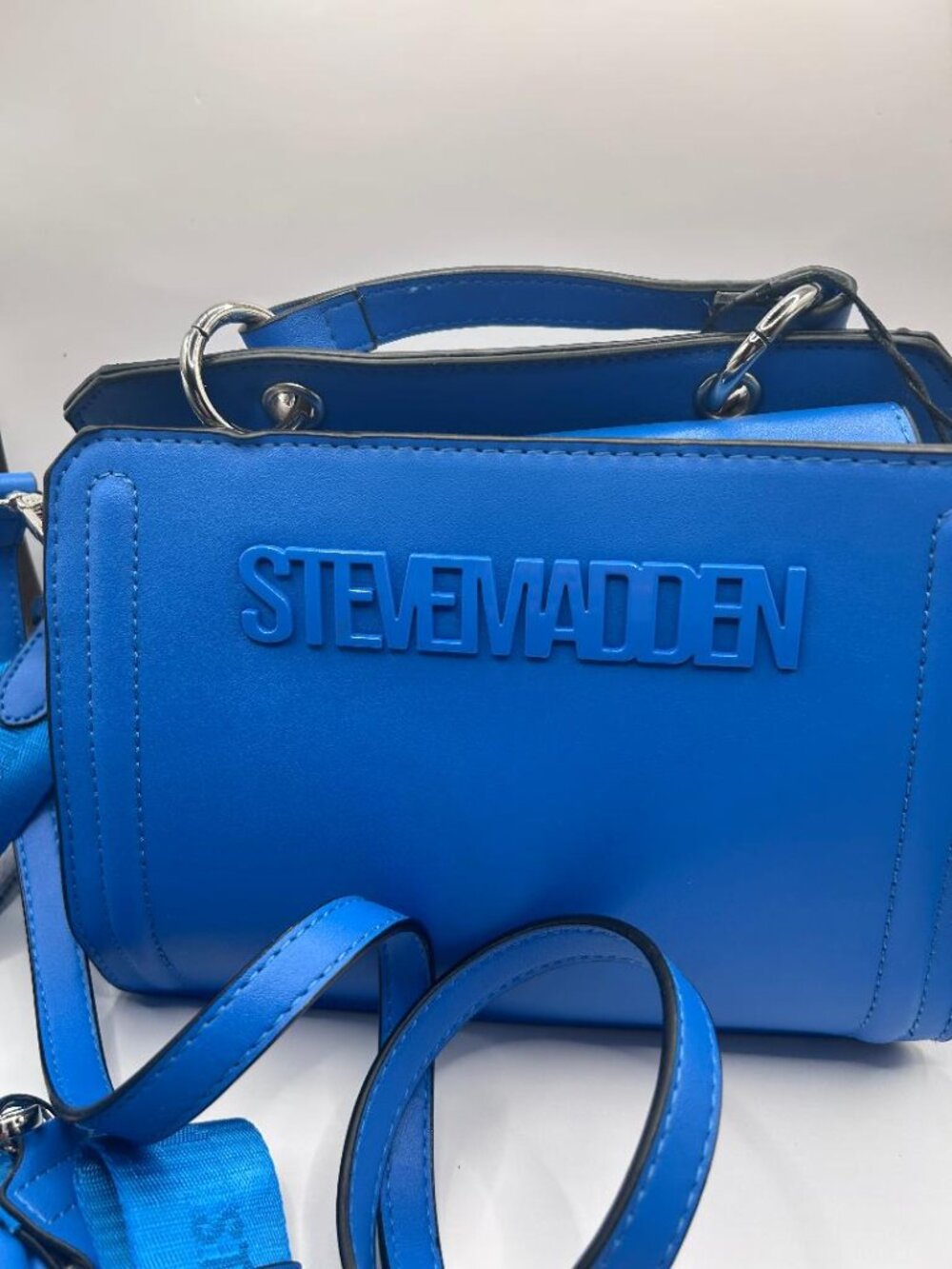 Sapphire Steve Madden Bevelyn Crossbody bag with Airpod Pouch - Picture 2 of 6